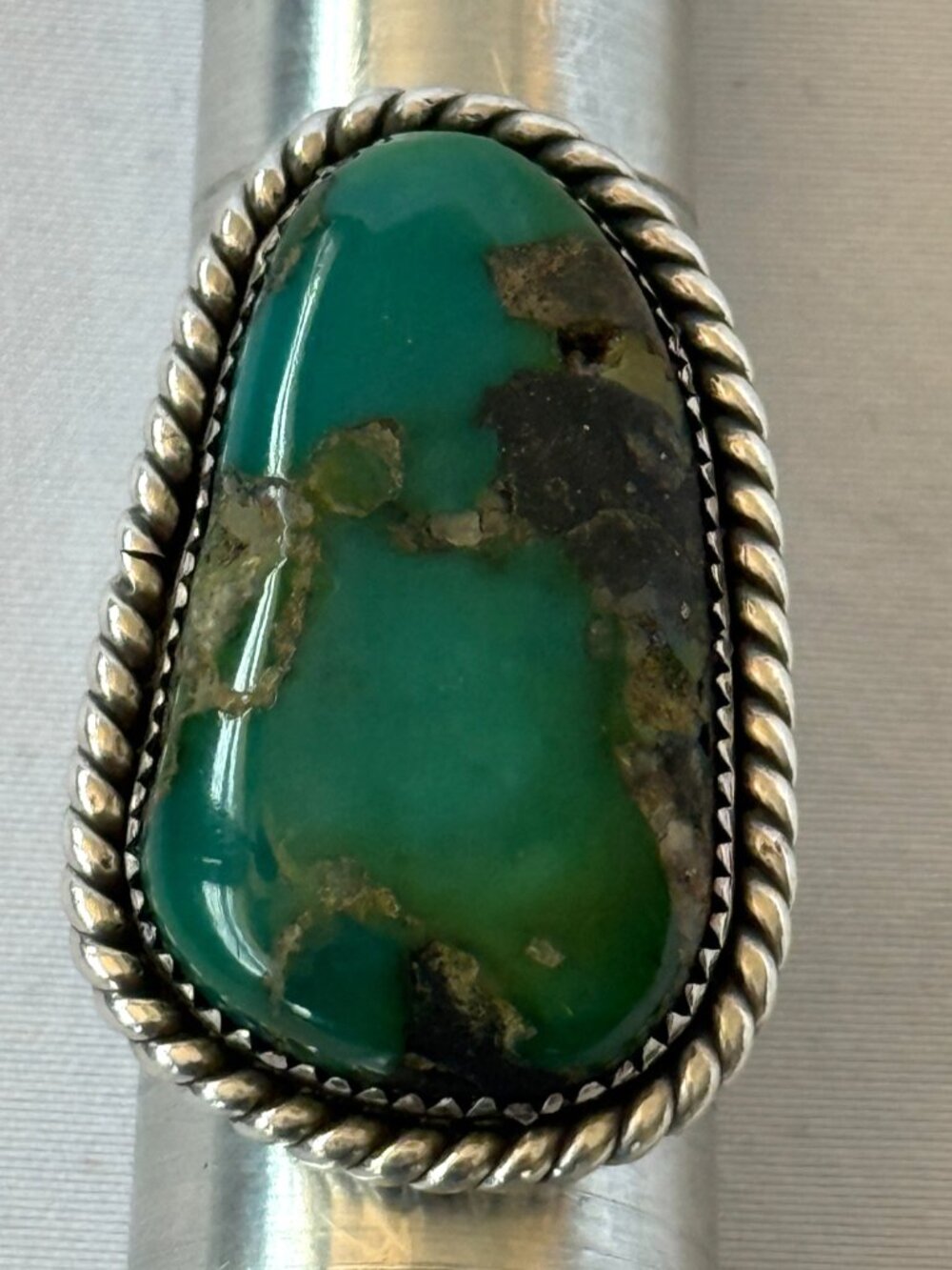 VINTAGE NAVAJO NATURAL GREEN MATRIX TURQUOISE STERLING SILVER RING SIZE 6.25 18g